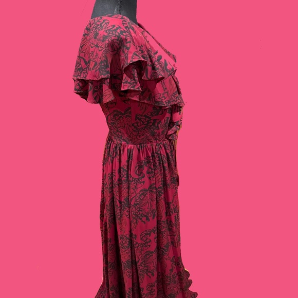 NWT La Femme En Noir Mythical Goddess Gown Oxblood Gorgon Print 👉FLAW👈 - Picture 6 of 13